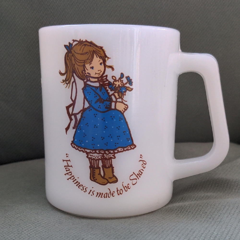 Pretty Vintage Milk Glass Mug
